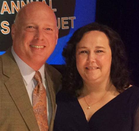 auburn radio voice and his wife killed in crash|Rod Bramblett, voice of Auburn Tigers sports, and his wife killed .